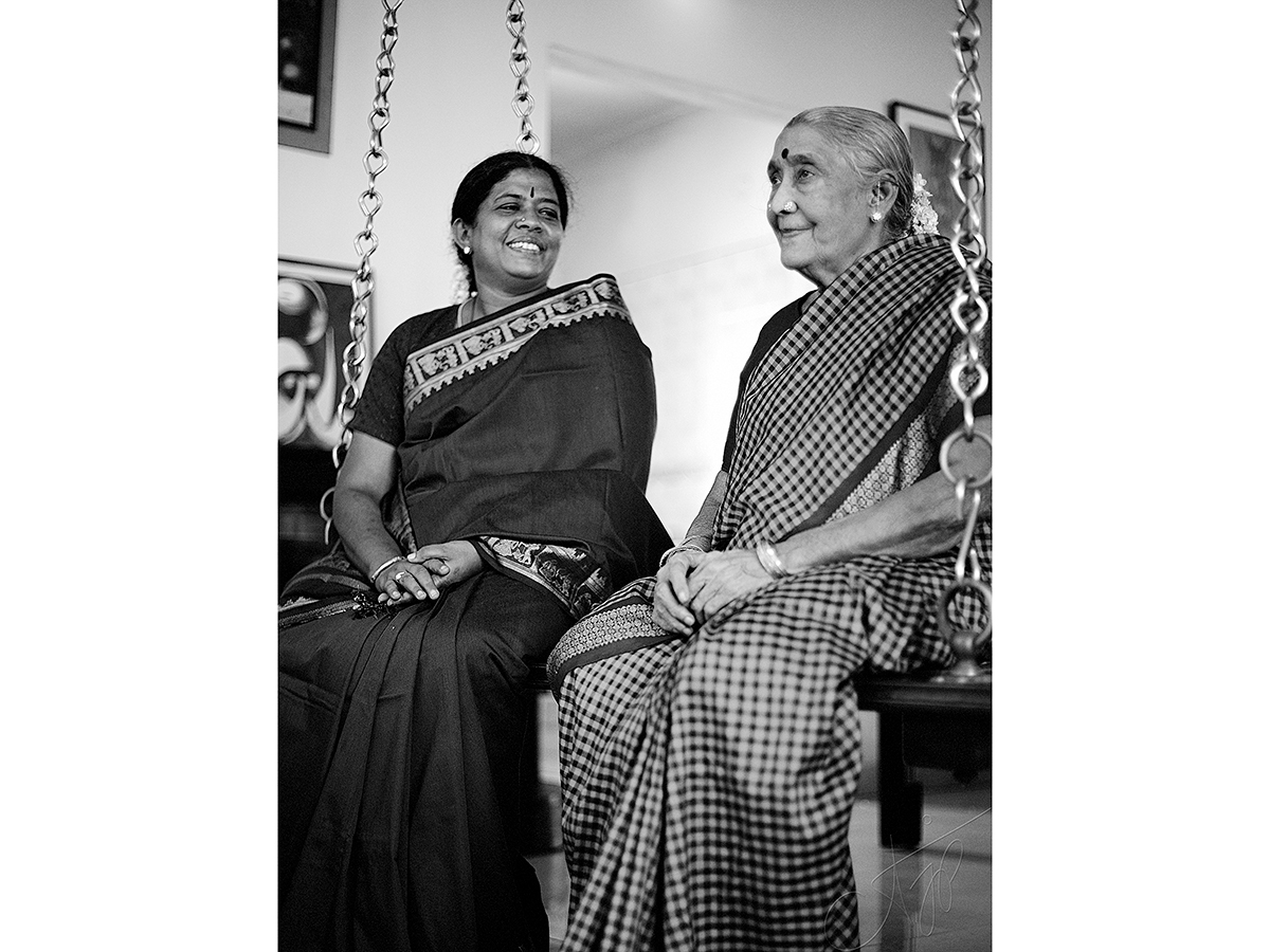 fine art-black-white-photography-mothers-day-aditya-j-pradeep-fame-hues-ajp-00012