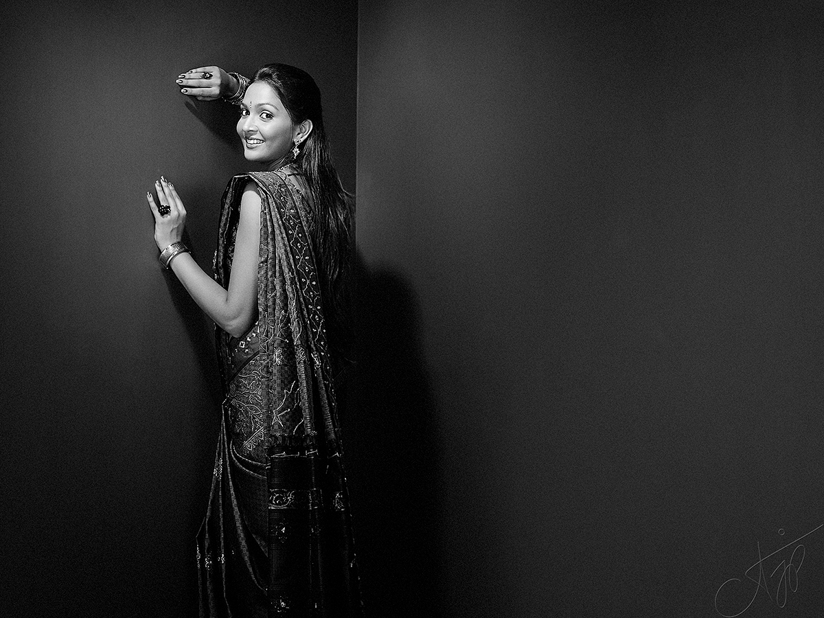 fine art-black-white-portrait-photography-aditya-j-pradeep-fame-hues-ajp-00009